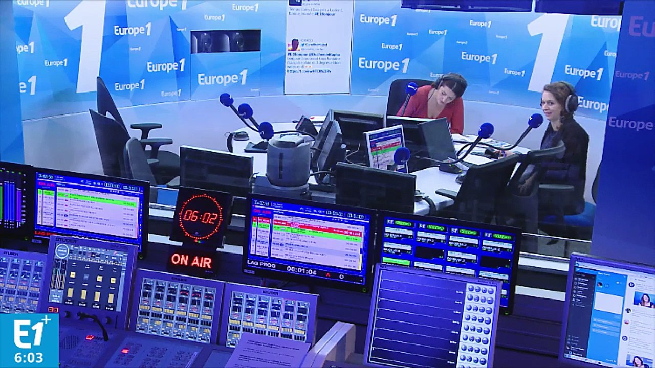 Johnny Hallyday : les fans du chanteur réunis à l'église Saint Roch pour un premier hommage