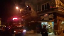 Çanakkale Üç Katlı Apartmanda Çıkan Yangın Korkuttu
