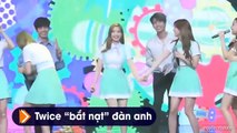 Những khoảnh khắc ngượng ngùng dễ thương đi vào lịch sử của các Idol Kpop