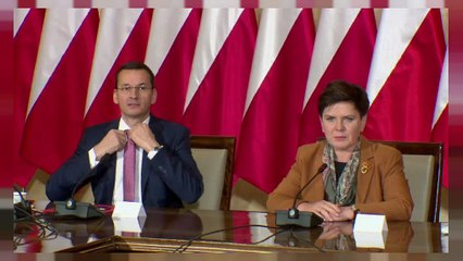 Polonia releva a su primera ministra