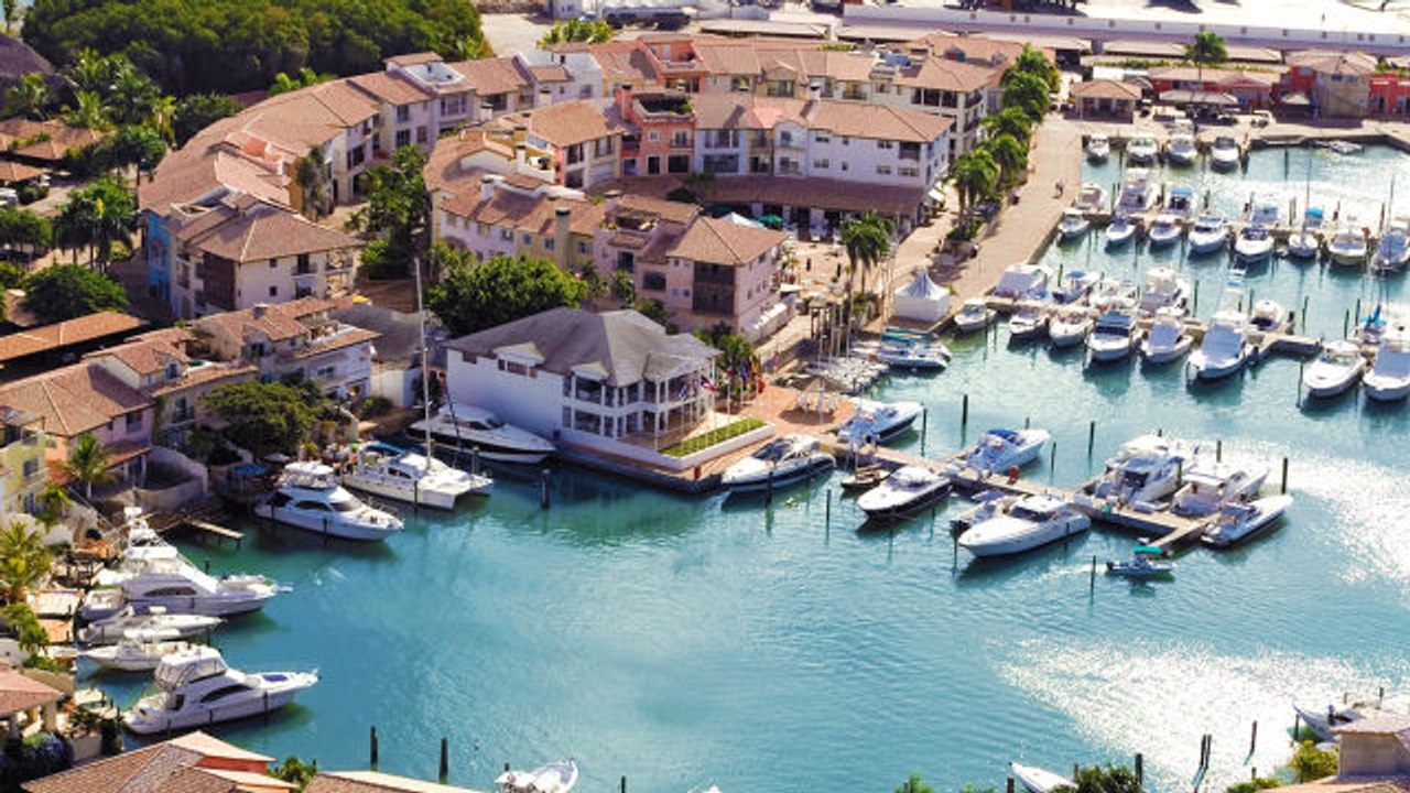 8 Lavish Hotels & Resorts You Can Sail Into