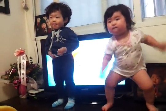 Ces bébés danseurs adorables vont faire votre journée