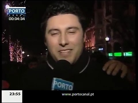 Emplastro apodera-se do micro do Porto Canal: O Benfica é merda! O Benfica é merda! O Benfica é merda! O Benfica é merd