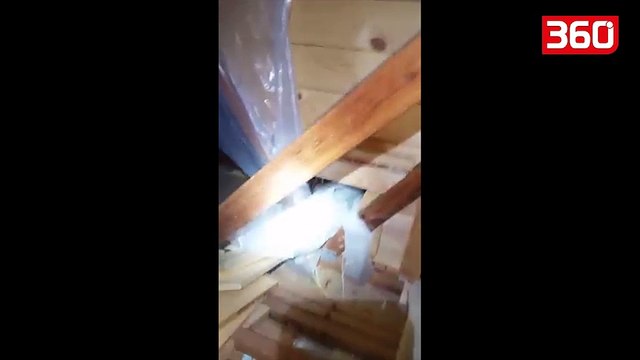 Po bënte punime në shtëpi, muratorit i ikën truri nga ajo që zbulon (360video)