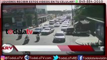 Camión arrastra a vehículos en plena intersección-Al Rojo Vivo-Video