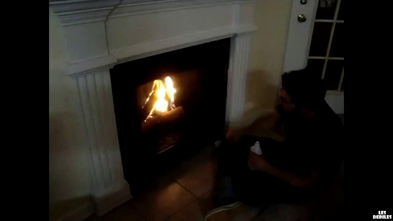 Un abruti apprend ce quest le retour de flamme