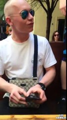 Un-pauvre-type-accepte-de-se-faire-cracher-dessus-pour-100-couronnes-tchque