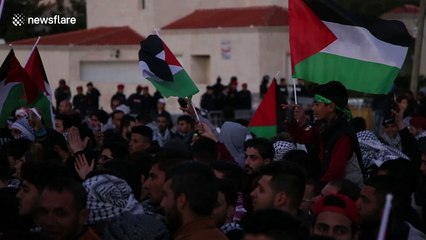Dusk protest in front of US Embassy in Amman