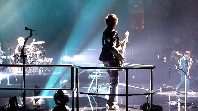 Muse - Supermassive Black Hole, Oracle Arena, Oakland, CA, USA 4/14/2010