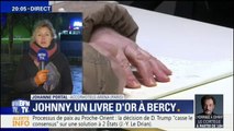 Hommage à Johnny : les fans signent le livre d’or à l'Accor Arena de Bercy