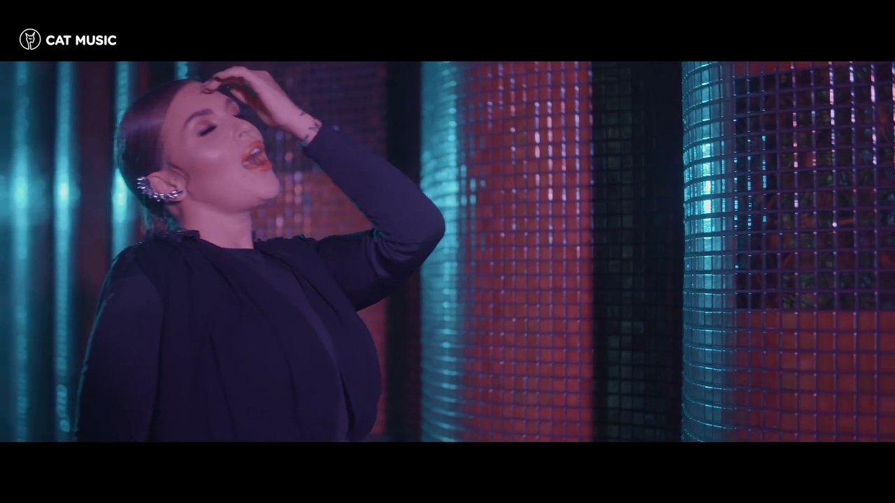 Oana Radu - Tu m-ai facut praf (Official Video)