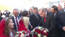 Cumhurbaşkanı Erdoğan, Celal Bayar Azınlık Ortaokul ve Lisesi'nde Soydaşlara Seslendi (1)