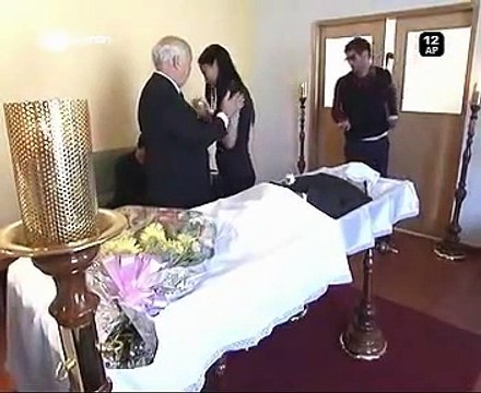 Os Contemporâneos | O Chato x O Morto: Ai coitadinho de mim! Morri! Passei-me pó outro lado... Já não estou entre vocês
