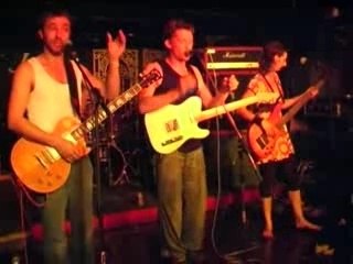 Luttes, elle en reve. Bodega Afrika 2007