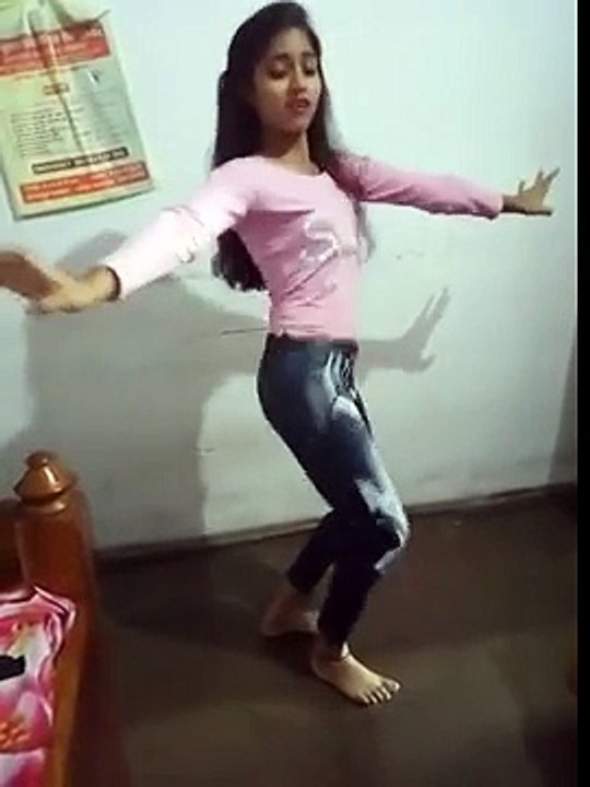 this is very sexy and beautiful dance for beautiful girl