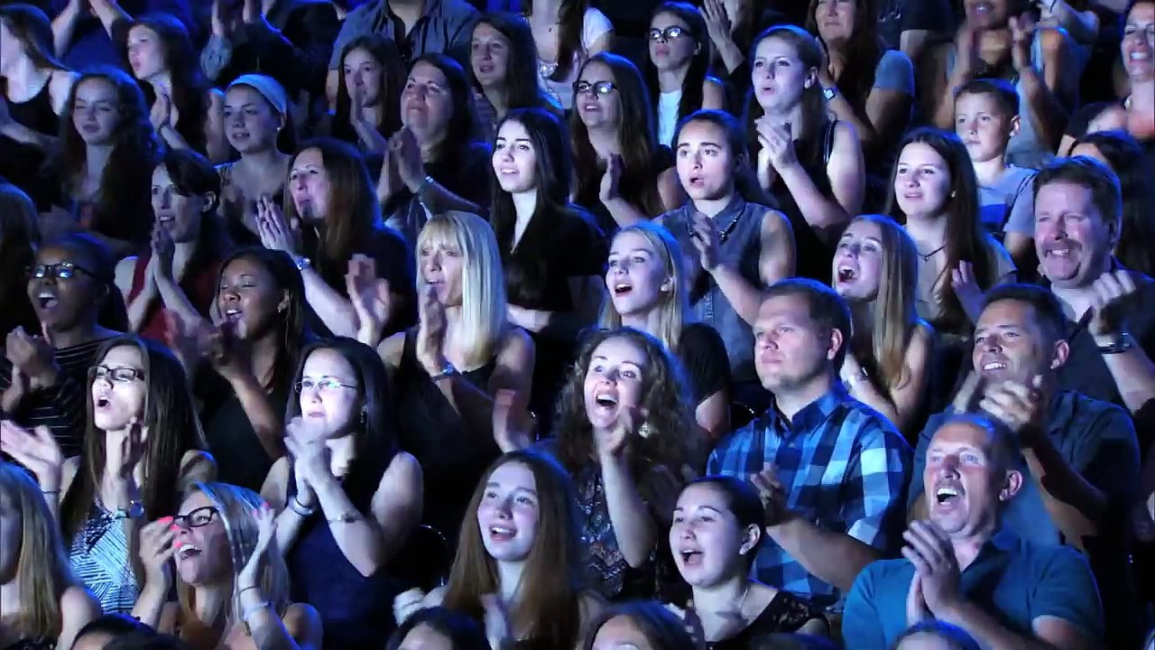 Aiden Sinclair - Magician Blows the Judges’ Minds - America's Got Talent 2015-3prU2lS_ZT4