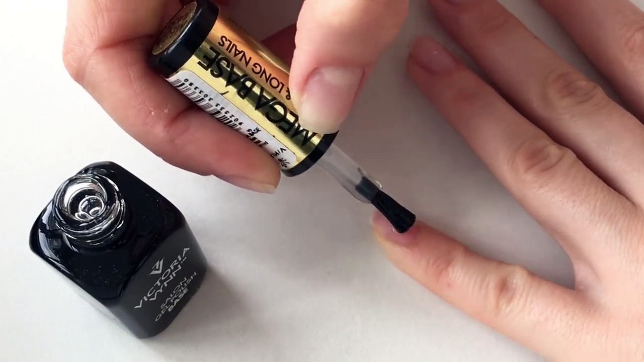 Популярный Маникюр с Фольгой! Нанесение Фольги на Гель-Лак!-bj1dT8iDIxE