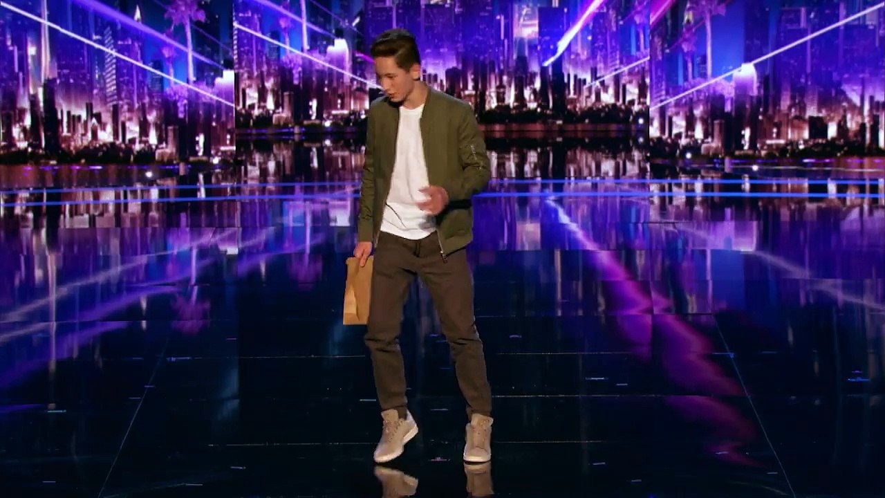 Henry Richardson - Young Magician Performs Unbelievable Card Tricks - America's Got Talent 2017-BhW-Ai6a8TA