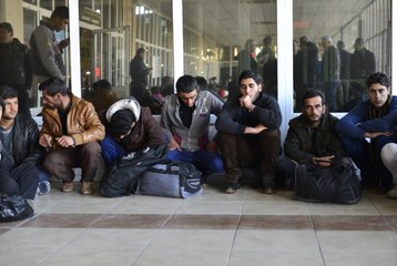 Bin Dolar Aldılar, Adana'ya Bıraktılar