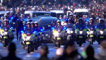 Le cortège funéraire de Johnny Hallyday descend les Champs-Élysées