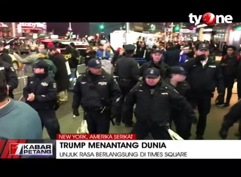 Ratusan Warga New York Kecam Keputusan Donald Trump