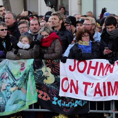 Sur les Champs-Élysées, dernier hommage à Johnny Hallyday