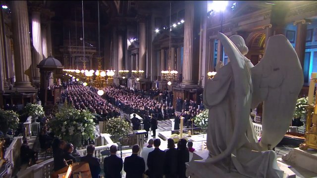 Que je t'aime en hommage à Johnny Hallyday dans l'église de la Madeleine