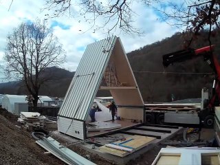Cette maison est construite en moins de 6 heures et coûte environ 25 000 euros!