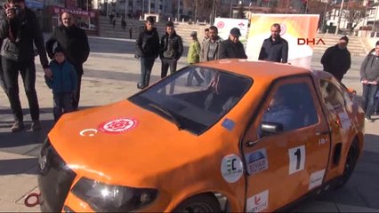 Sivas Üniversitenin Elektrikli Otomobili Halka Tanıtıldı