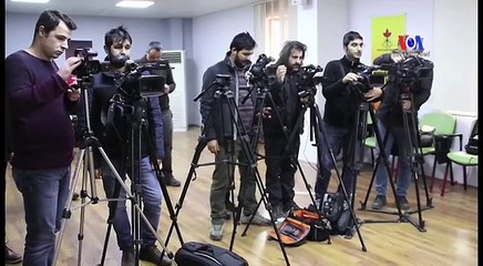 Descargar video: Diyarbakır'da İnsan Hakları Örgütlerinden 'OHAL Kaldırılsın' Çağrısı