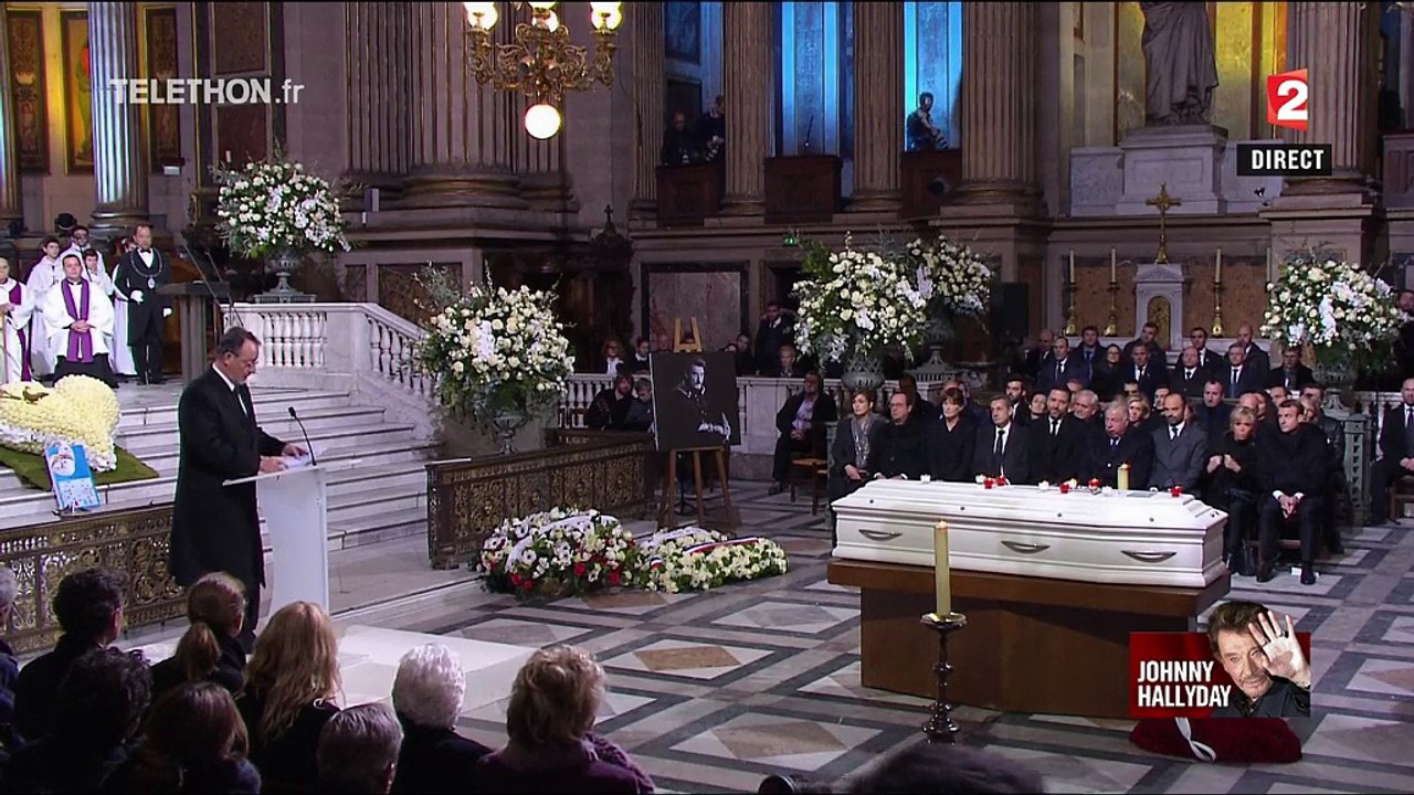 Hommage à Johnny : l'émotion de Jean Reno en lisant un poème de Prévert choisi par Jade et Joy