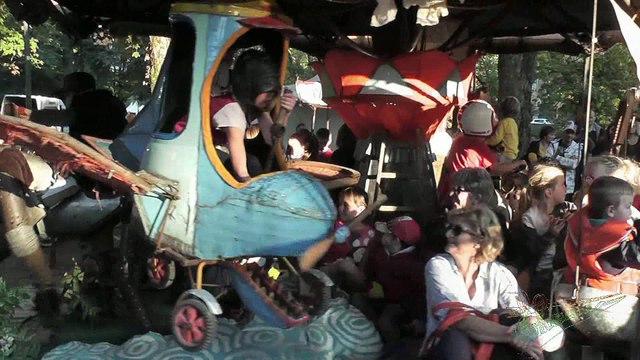 Manège Titanos à Charleville Festival mondial des Marionnettes 2017