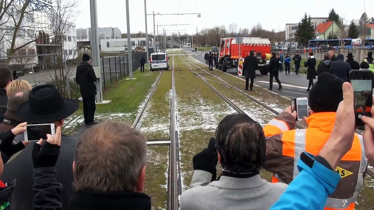 Tramway de Saint-Louis: les pompiers au secours...