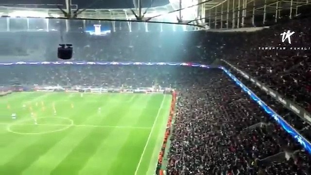 ABOUBAKAR DAYANAMADI ÜÇLÜ ÇEKTİRDİ l BEŞİKTAŞ - PORTO TRİBÜN ÖZETİ