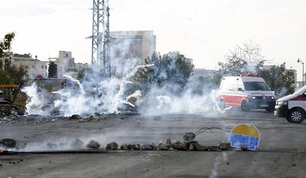 Ramallah'ta göstericilere gaz bombalı saldırı