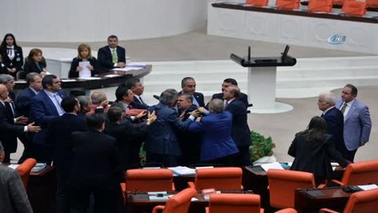 Mecliste Gerilim! AK Parti'li ve CHP'li Vekiller Birbirine Girdi!