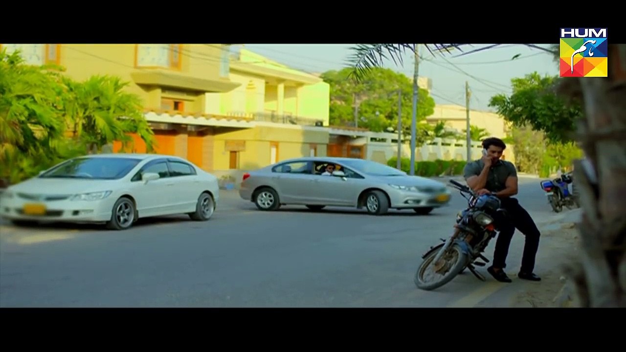 Gumraah Episode 28 HUM TV Drama - 11 December 2017