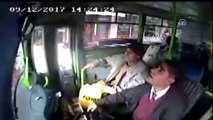 Fenalaşan Yolcuyu Hastaneye Otobüs Şoförü Götürdü