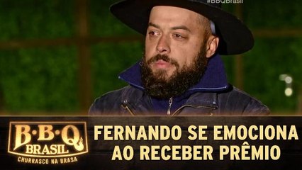 Fernando se emociona ao receber prêmio