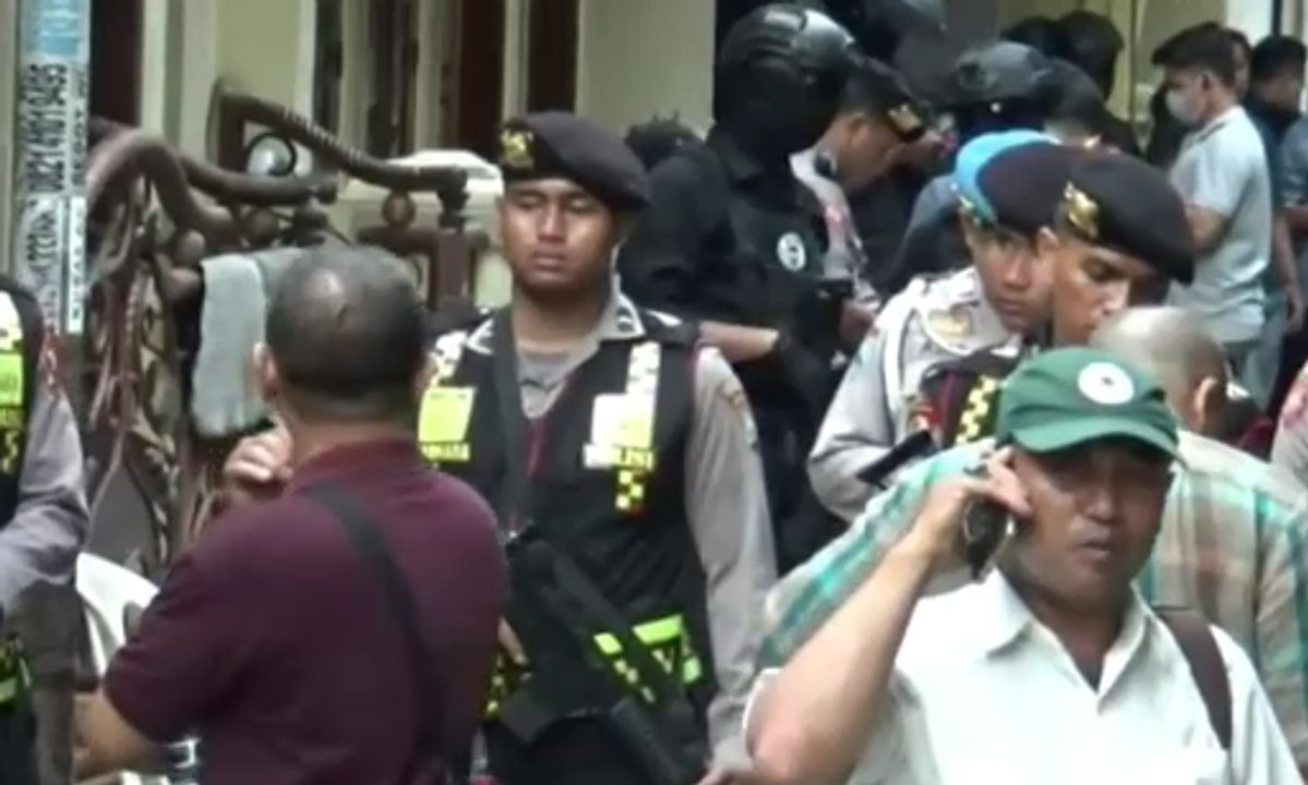 Tim Densus 88 Geledah Rumah Terduga Teroris