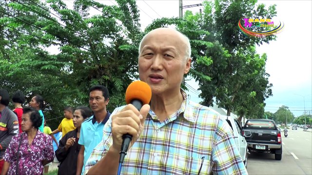 หอการค้าร่วมกับ OTOP lifestyle ตรัง มอบของช่วยน้ำท่วม