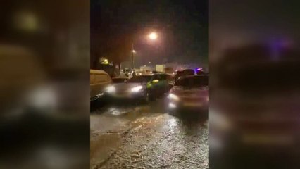 경기 성남 도로 결빙으로 차량 27대 추돌 / YTN