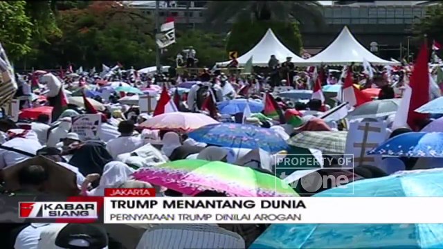 Aksi Massa Unjuk Rasa di Kedubes AS Protes Putusan Donald Trump