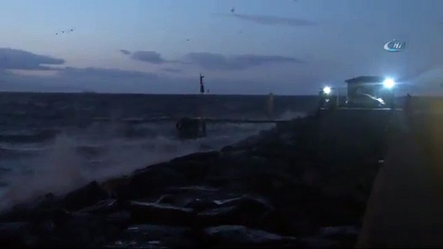 Lodos Uçakları Beşik Gibi Salladı