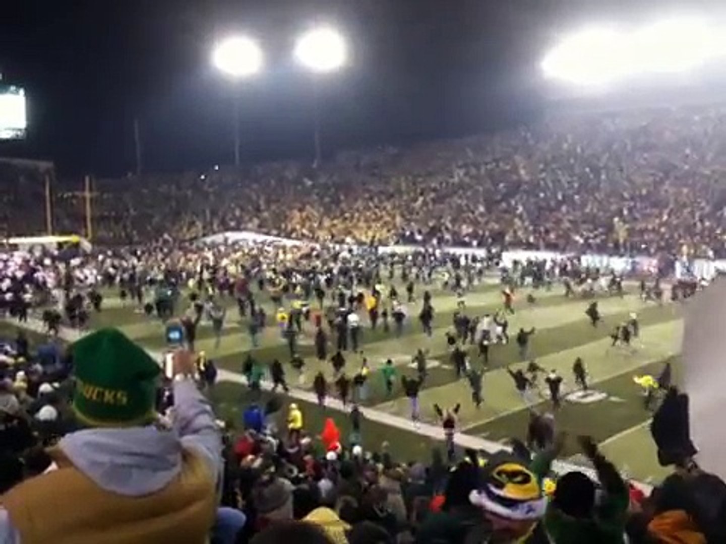 ⁣Civil War Game 2009 Oregon Ducks vs. Beavers