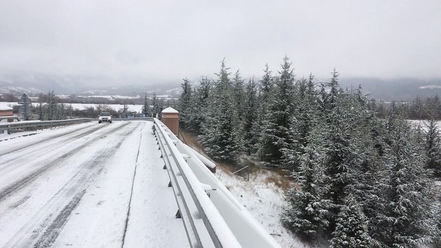 La neige fait son office sur les routes des Alpes-de-Haute-Provence
