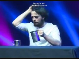 海外のマジシャンの凄すぎる神業！ボールが消えたり出現したり増えたり減ったり！