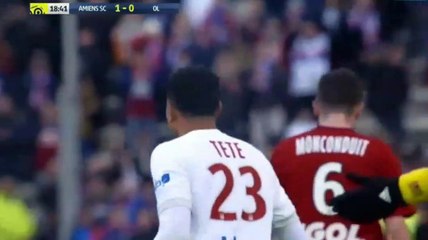 Amiens 1-0 Lyon Memphis Depay SUPER Goal (Disallowed) HD -  10.12.2017