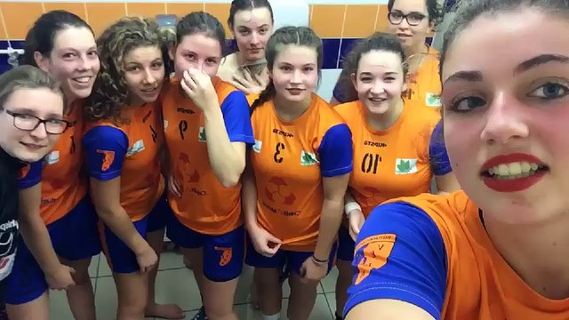 Video de la victoire des -18 ans filles contre HBC LEZAY 1 41 à 40 dans les vestiaires
