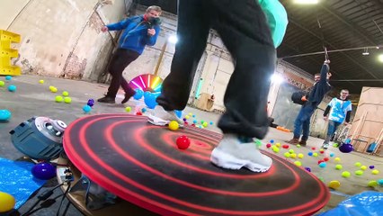 YOUTUBE WARRIOR vs Maxenss & Squeezie